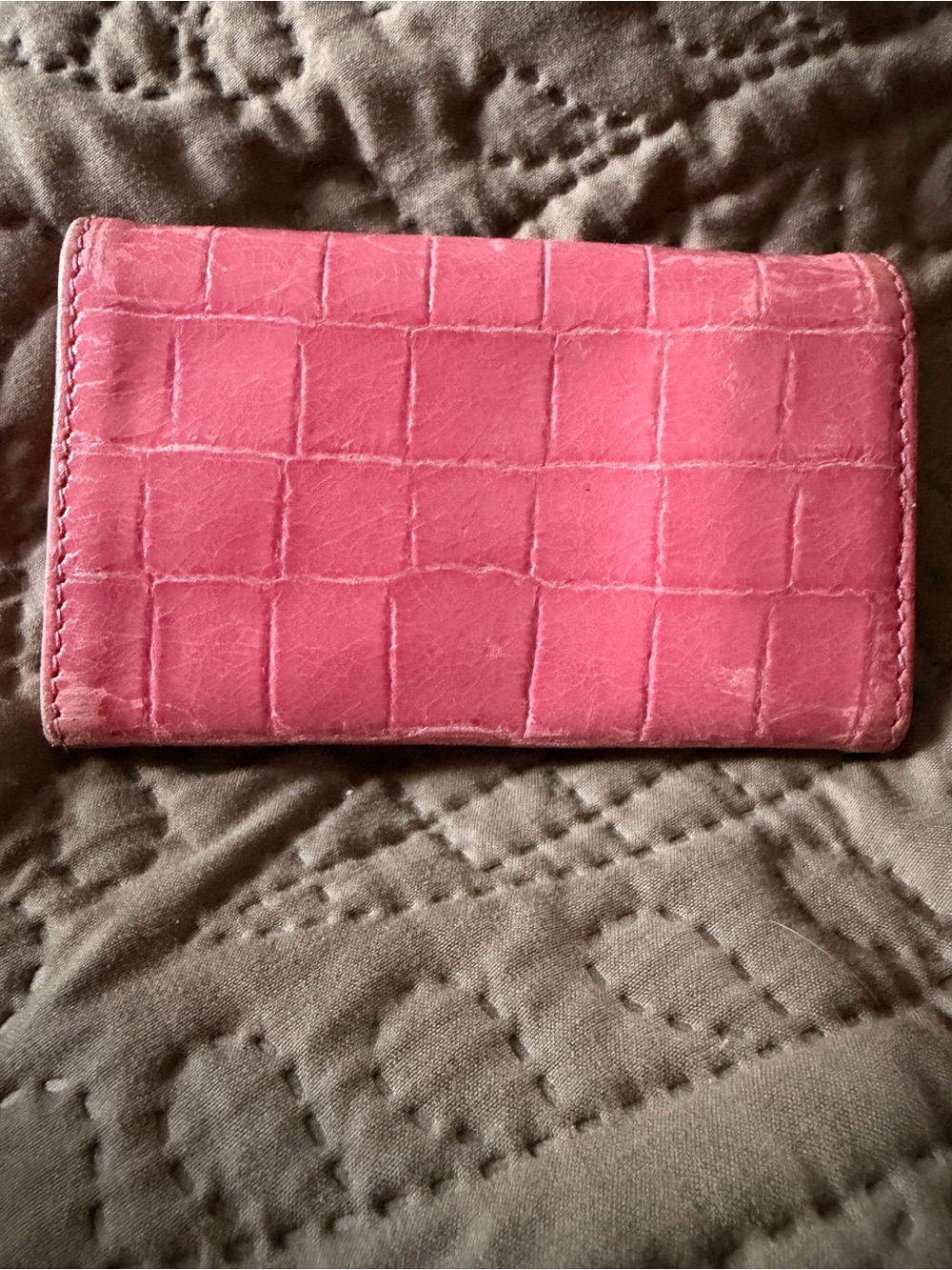 Miu Miu Light Pink Leather Croc-Embossed Key & Card Holder - Picture 3 of 8